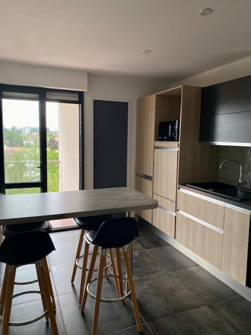 T3 - Centre - 75m2 - 2 Sdb - Parking - Calme