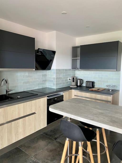T3 - Centre - 75m2 - 2 Sdb - Parking - Calme Apartment *